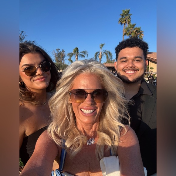 Meet your Posher, Susan - Picture 2 of 8